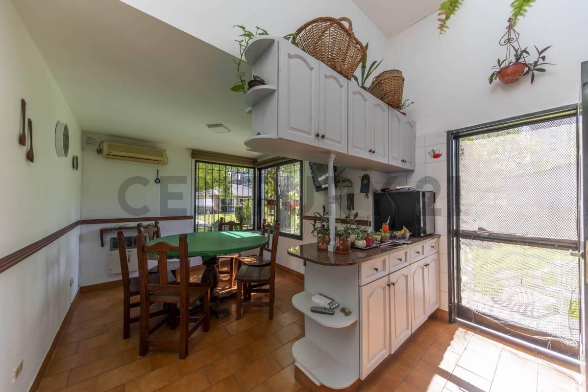 Foto de VENTA CASA 6 AMB CON AMPLIO PARQUE EN EL CENTRO DE SAN MIGUEL (IDEAL, imagen 4