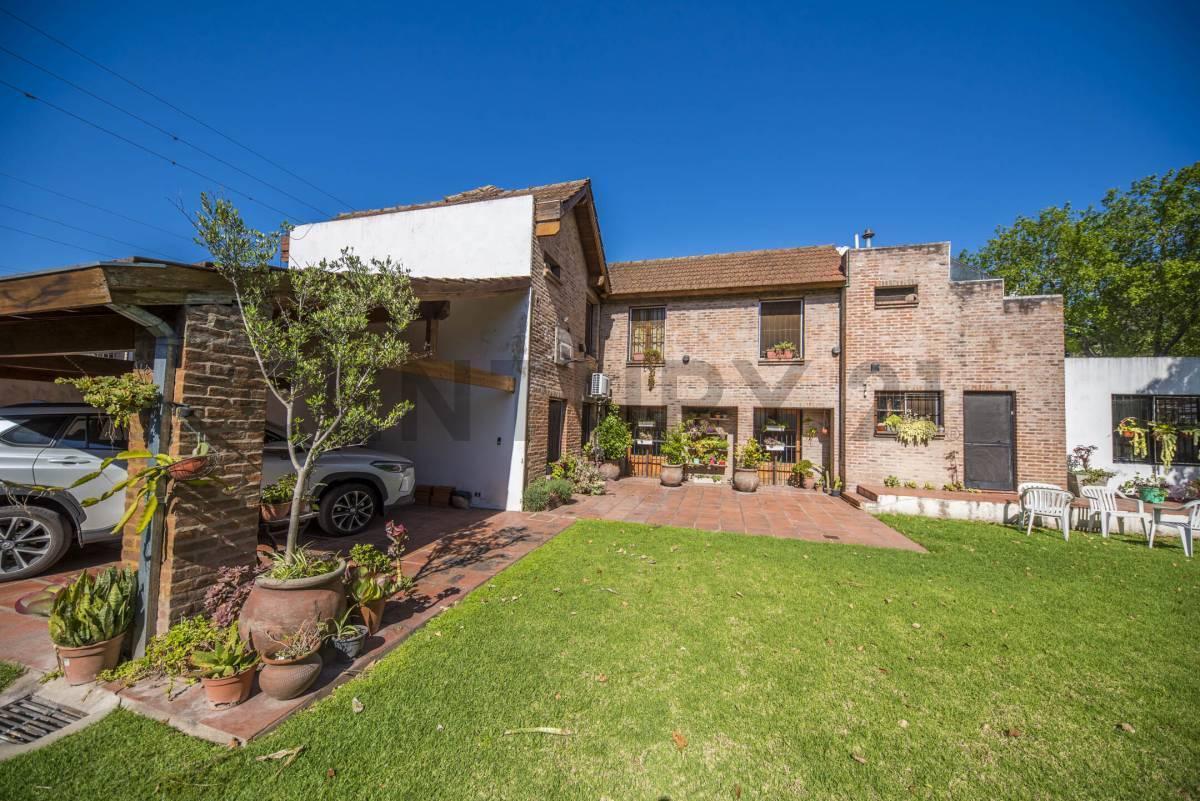 Foto de VENTA CASA 6 AMB CON AMPLIO PARQUE EN EL CENTRO DE SAN MIGUEL (IDEAL, imagen 1