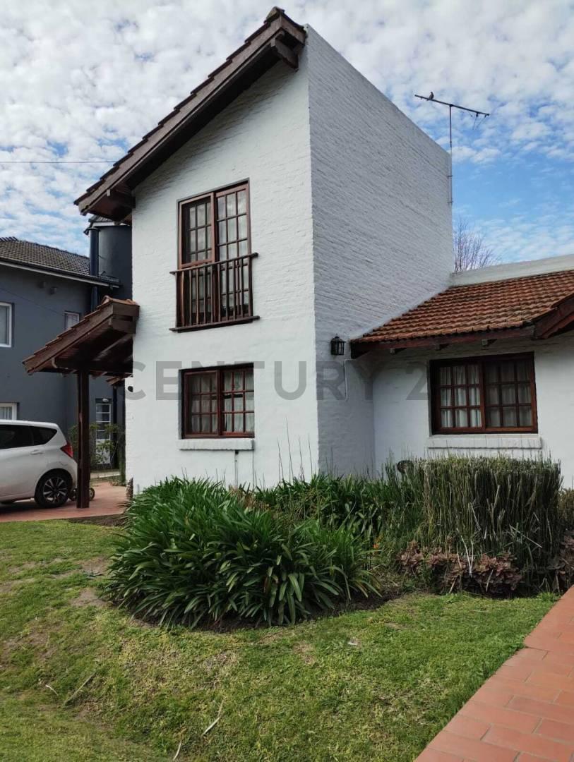 Foto de CASA 4 AMB CON PILETA EN BARRIO PRIVADO "LAS LAJAS I-SEGURIDAD Y, imagen 1