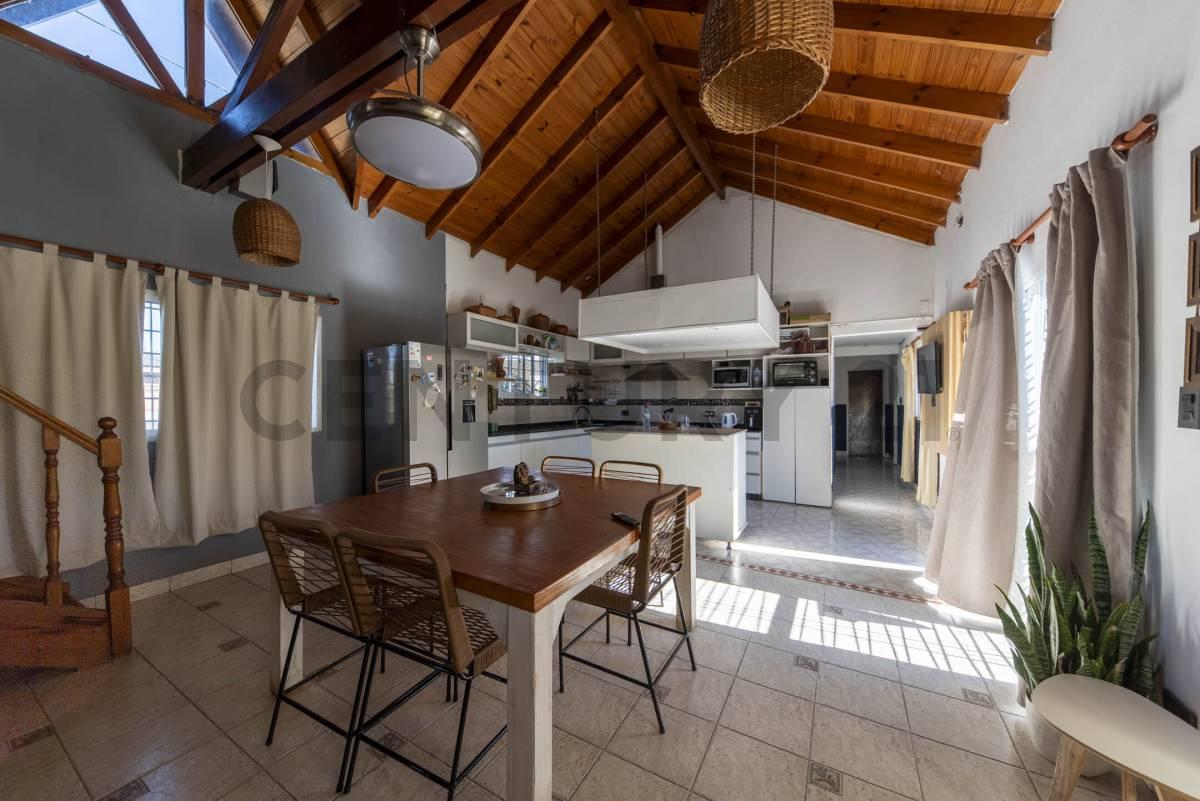 Foto de Casa 4 ambientes con locales + monoambiente APTA CREDITO en Muñiz, imagen 1