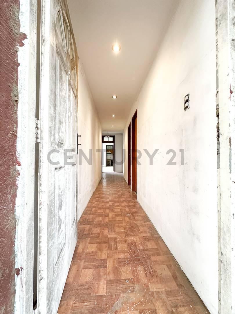 Foto de CASA EN VENTA SAN MIGUEL IDEAL PARA DESARROLLO O REFACCION, imagen 2