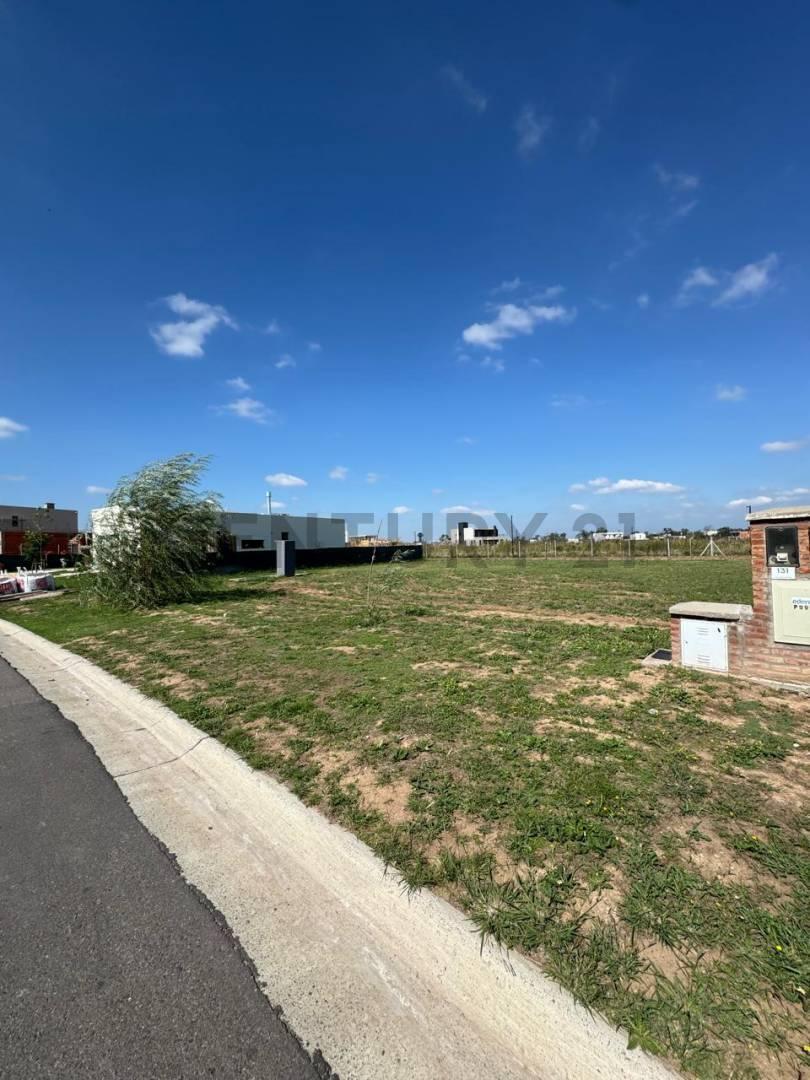 Foto de LOTE EN VENTA CON FINANCIACIÓN EN BARRIO CERRADO VILLAGE JOVEN DE BELLA, imagen 1