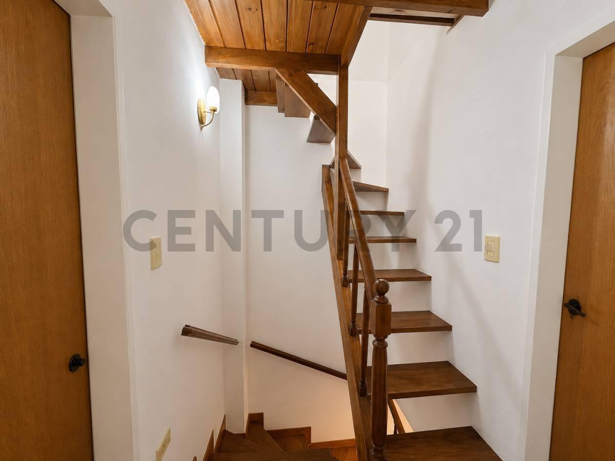 Foto de IMPECABLE DUPLEX CON PLAYROOM Y EXCELENTE CALIDAD CONSTRUCTIVA EN BELLA, imagen 3