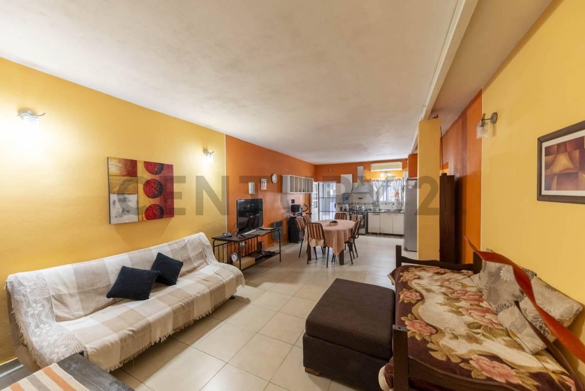 Foto de CASA 2 AMB EN EL CENTRO DE BELLA VISTA, imagen 2