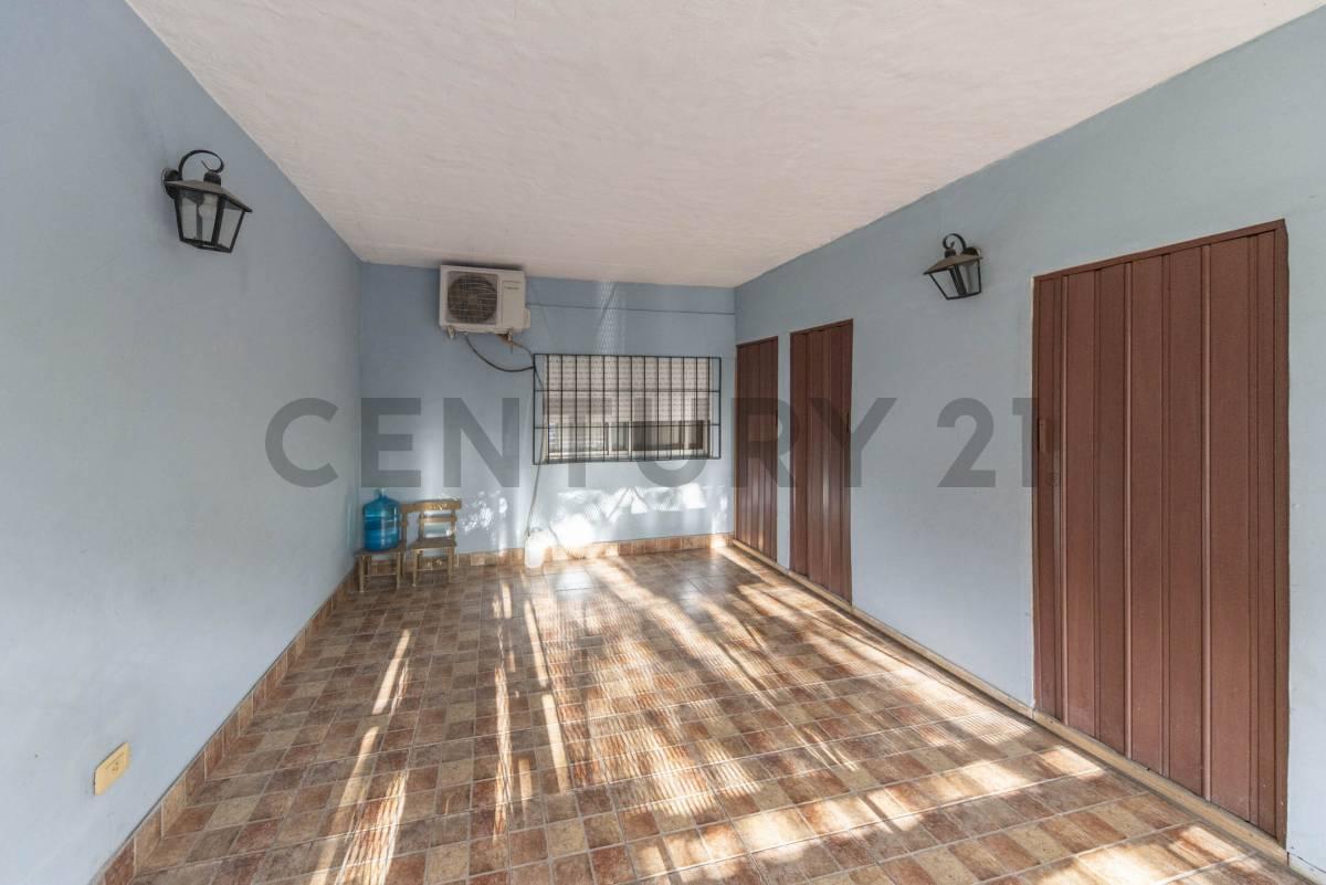 Foto de CASA 2 AMB EN EL CENTRO DE BELLA VISTA, imagen 1