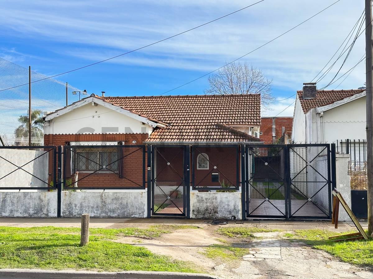 Foto de VENTA CASA 3 AMBIENTES EN SAN MIGUEL APTA CREDITO, imagen 1