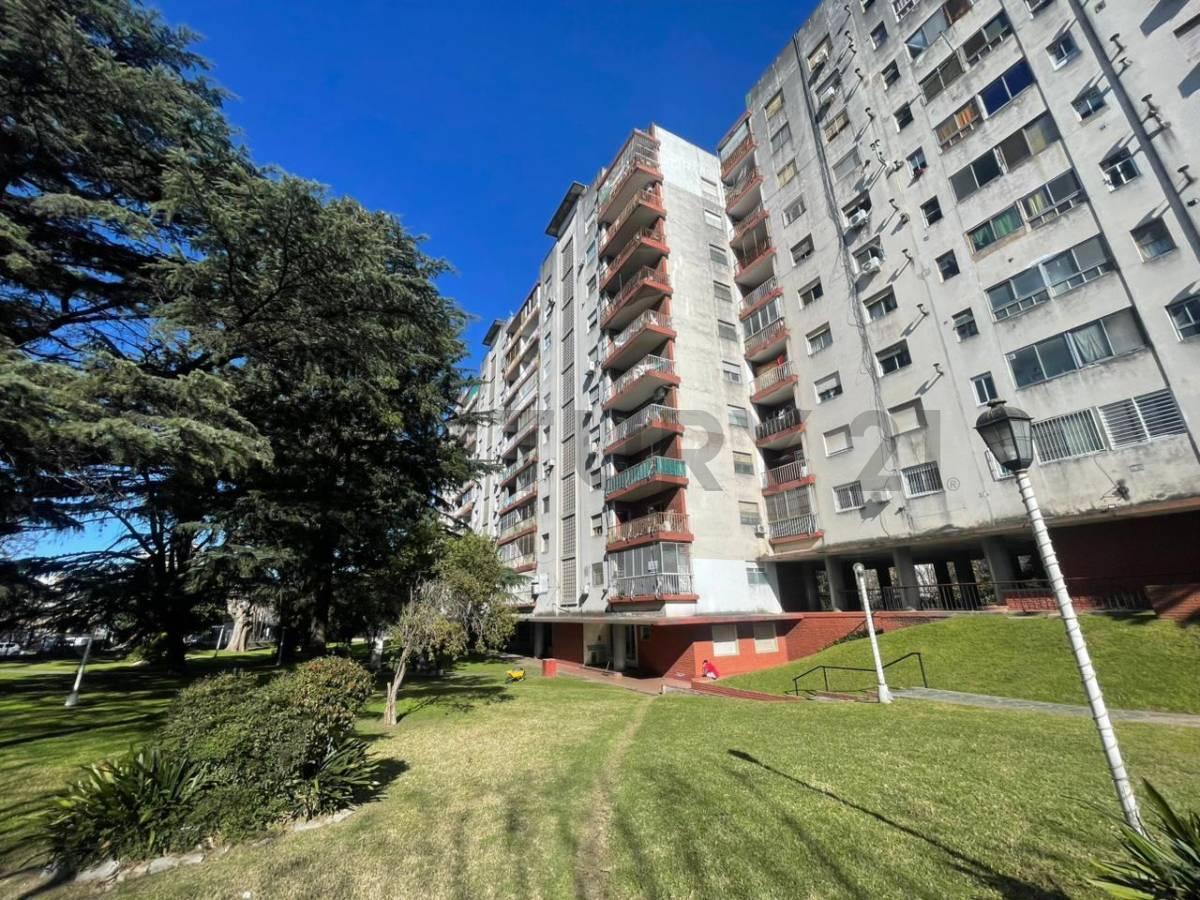 Foto de VENTA DEPARTAMENTO 4 AMBIENTES CON COCHERA APTO CREDITO VILLA CELINA, imagen 1