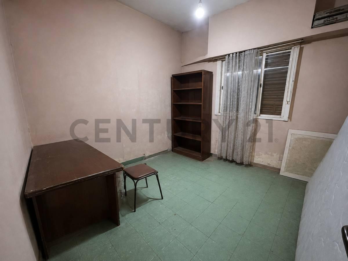 Foto de VENTA CASA CON LOCAL A REFACCIONAR, imagen 4