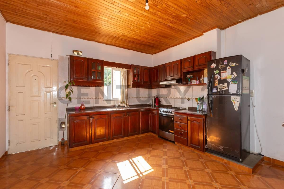 Foto de Venta casa 5 ambiente - Multifamiliar - Acepta Permuta, imagen 2