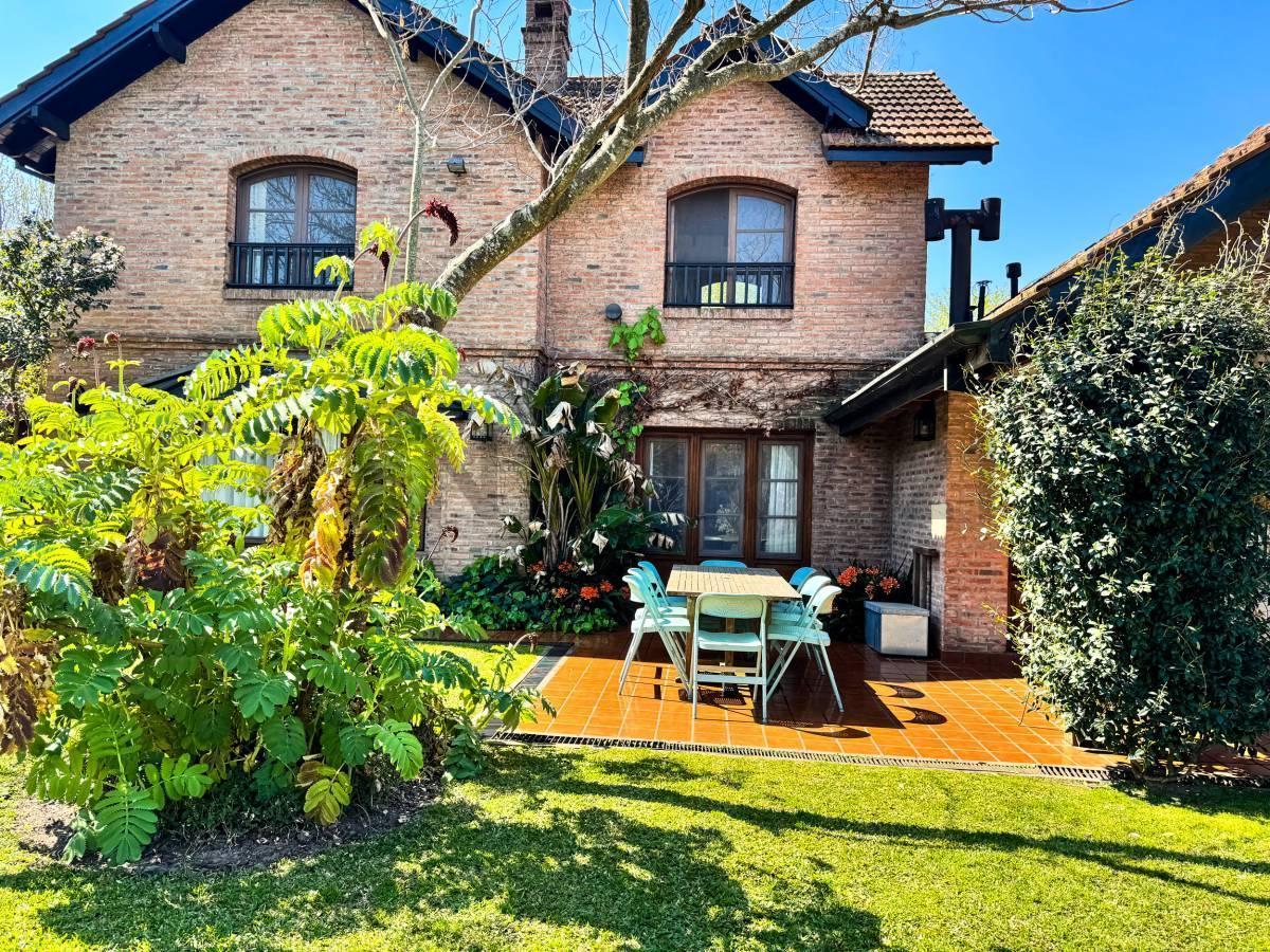 Foto de Casa en Venta en Chacra de Alcala | 5 Dormitorios | Lote de 1.515 m², imagen 1