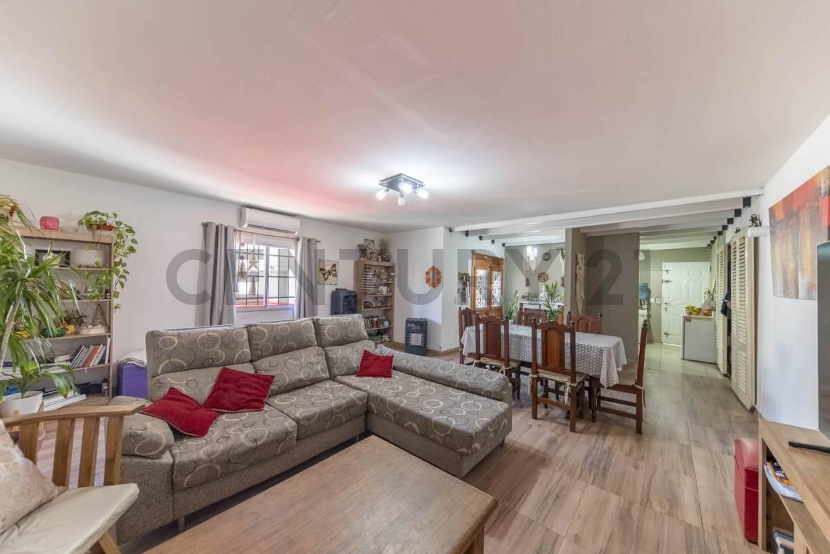 Foto de VENTA EXCELENTE CASA 5 AMBIENTES EN BARRIO CERRADO - TORTUGUITAS /, imagen 1