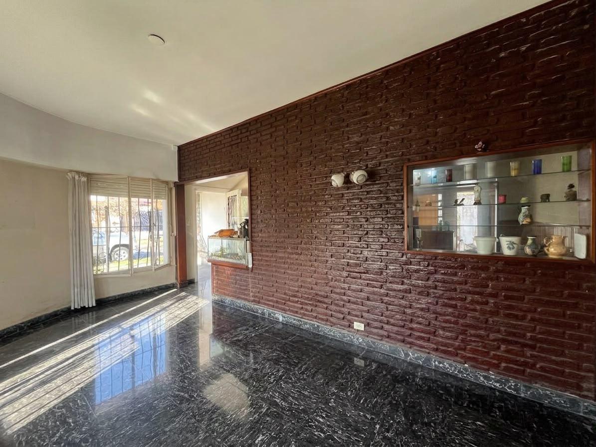Foto de Venta casa 3 amientes con cochera - El Palomar, imagen 3