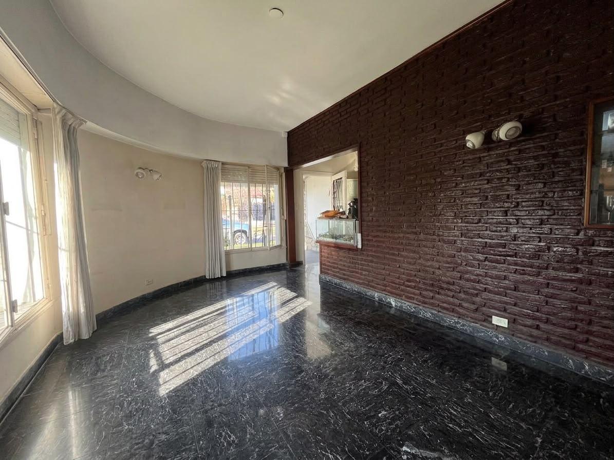 Foto de Venta casa 3 amientes con cochera - El Palomar, imagen 1