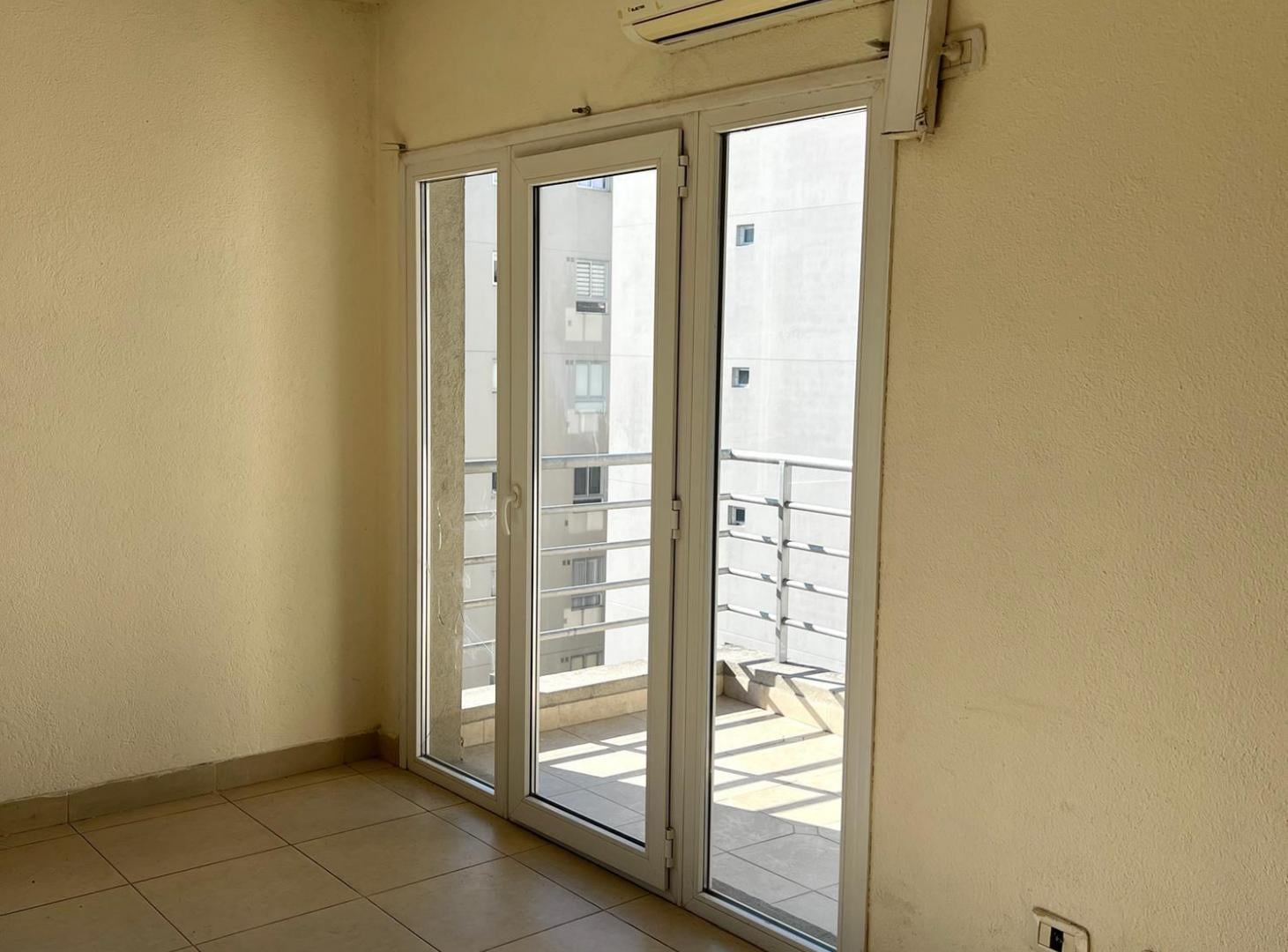 Foto de VENTA DE DEPARTAMENTO 2 AMB EN MUÑIZ CON COCHERA, imagen 2