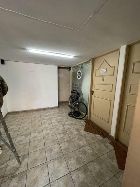 Local Comercial de 18 m² en Galeria Av La Plata y J. B. Alberdi en Caballito en Venta 5