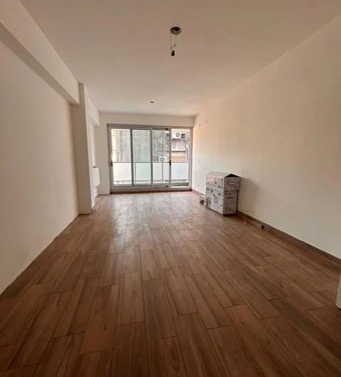 Monoambiente a estrenar, con balcón y amenities al frente, en alquiler en Retiro. 2