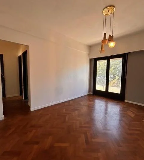 PH 3 ambientes, con balcón y terraza común, en 2do piso por escalera, en alquiler en Coghlan. 4