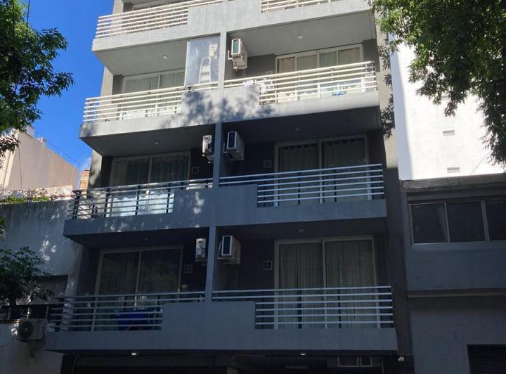 Monoambiente en alquiler, al frente con balcon en Alquiler en Almagro 1