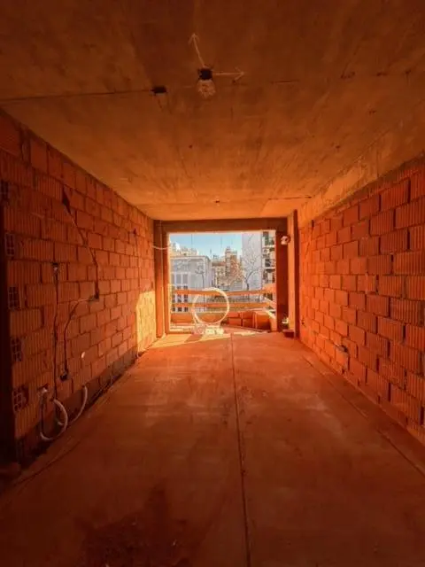 Monoambiente, al frente con balcón, en construcción en Caballito en venta 2