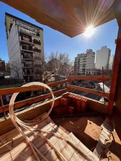 Monoambiente, al frente con balcón, en construcción en Caballito en venta 4