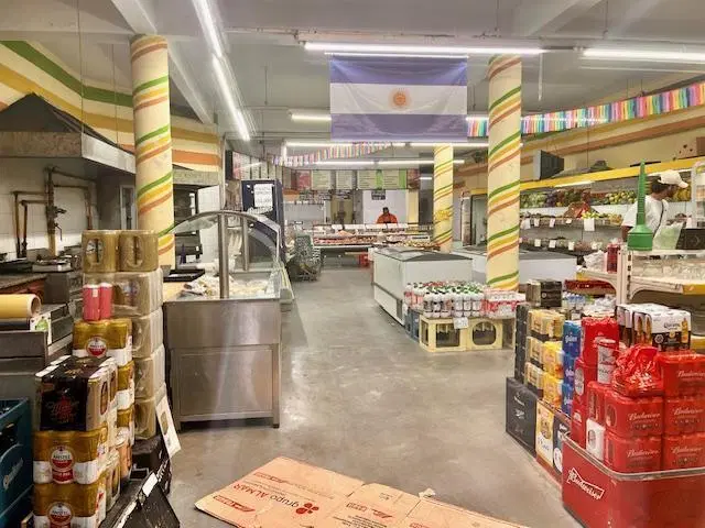 Local comercial en san telmo con cuerpo de 3 pisos de oficinas en venta 4