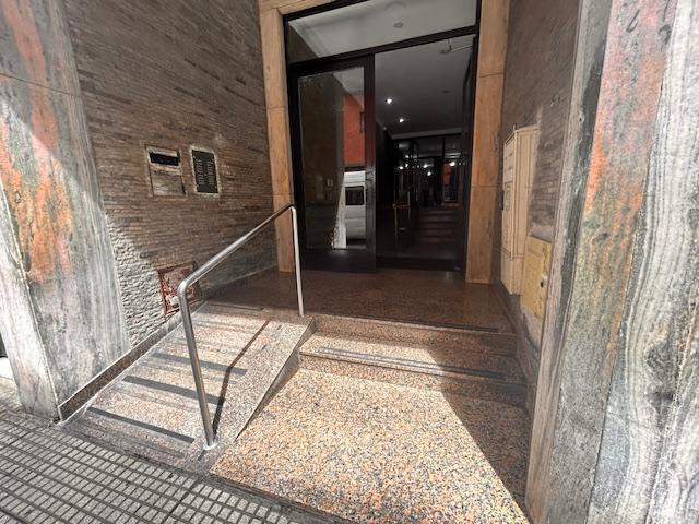 Foto de Local comercial en san telmo con cuerpo de 3 pisos de oficinas en venta, imagen 4