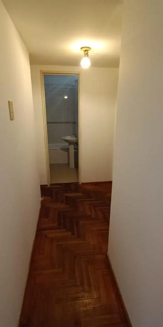Dpto 3 ambientes en semipiso al frente con balcón en alquiler en Villa Del Parque 5