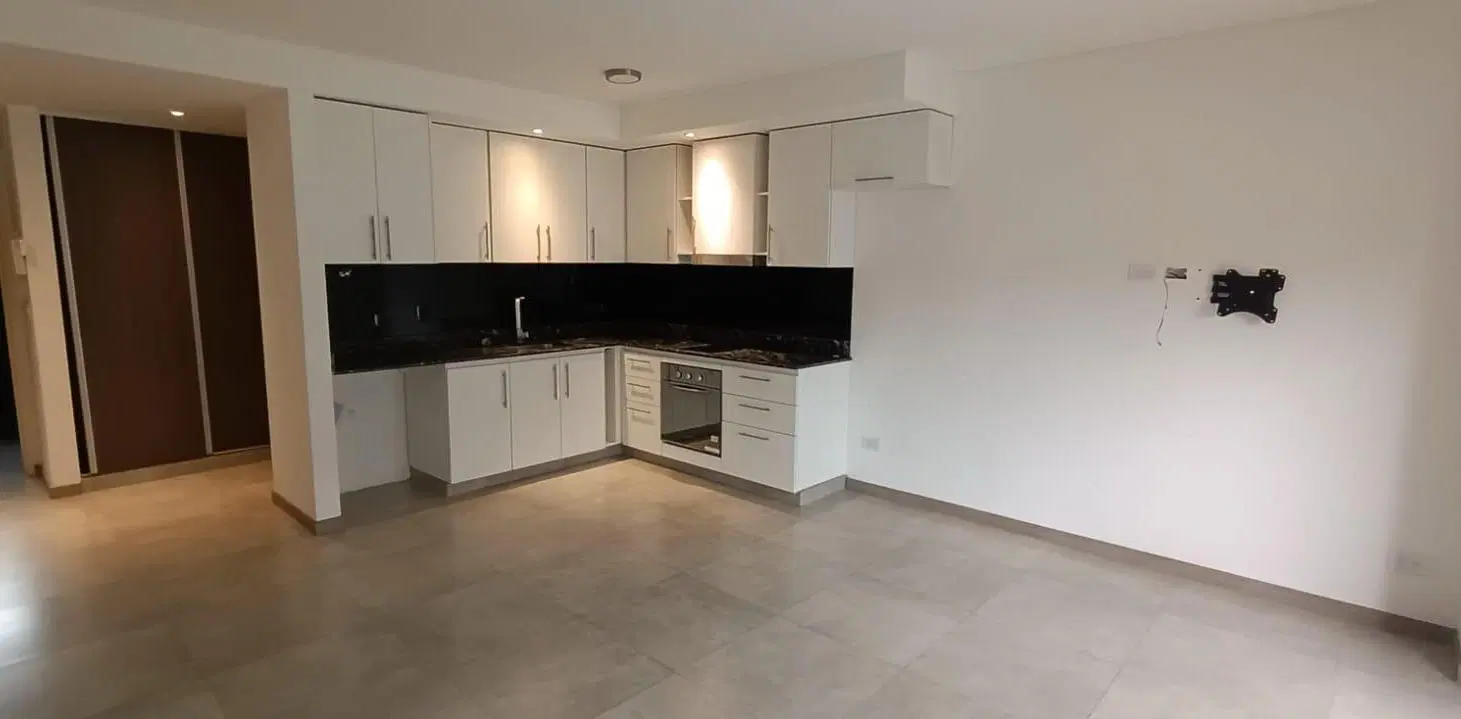 Departamento monoambiente amplio con balcón, luminoso en alquiler en Boedo 2