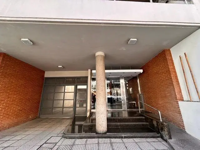 Departamento 2 amb con excelente patio terraza de 7x8 con parrilla, en alquiler en Caballito 2