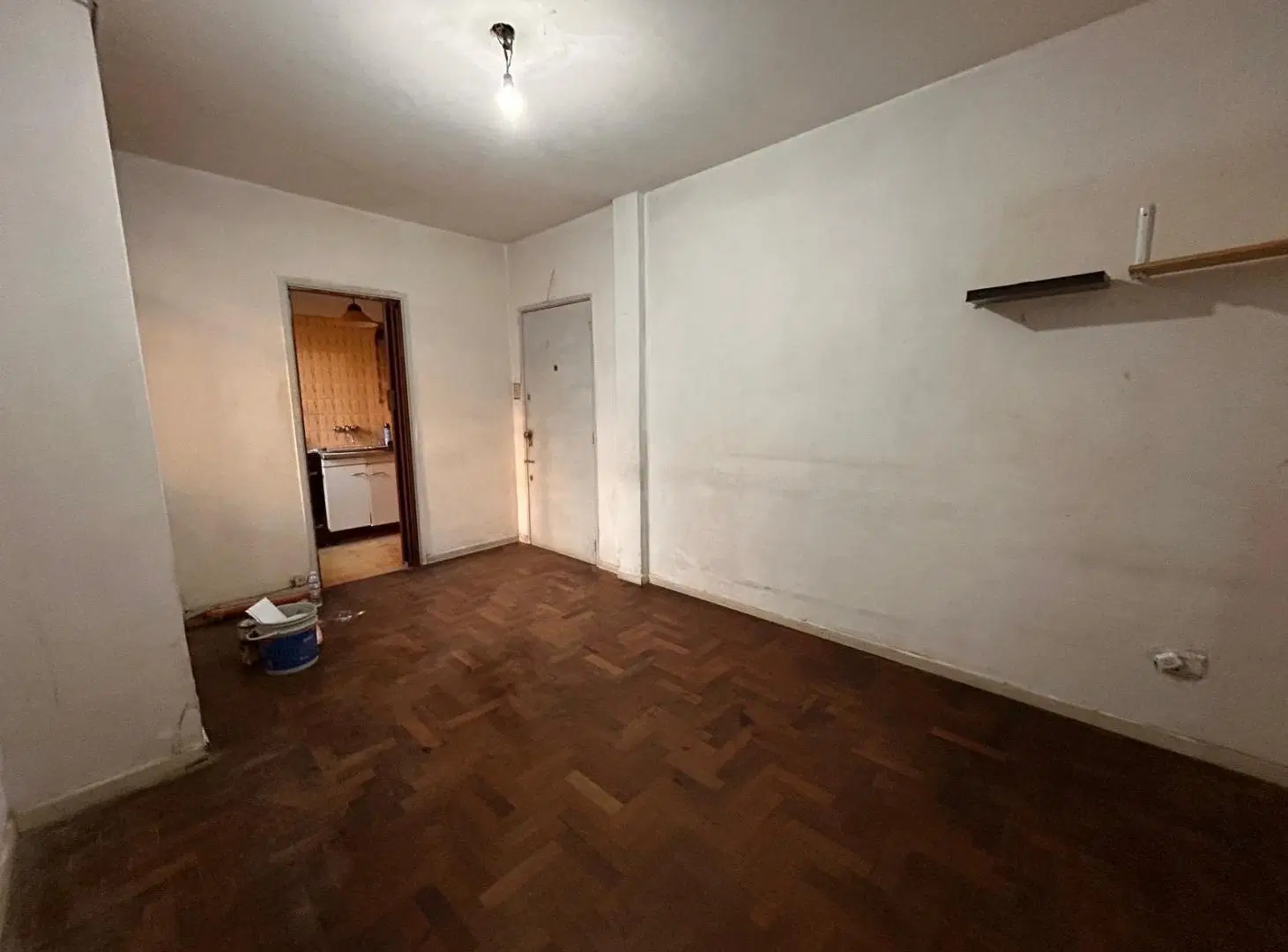 Departamento 2 amb cocina separada, primer piso por escalera en venta en Almagro 1