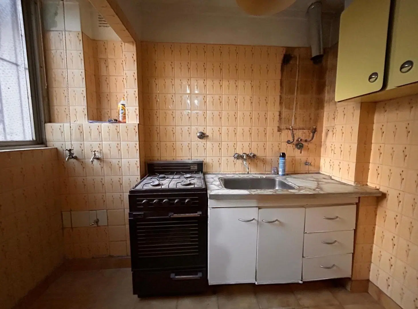 Departamento 2 amb cocina separada, primer piso por escalera en venta en Almagro 8