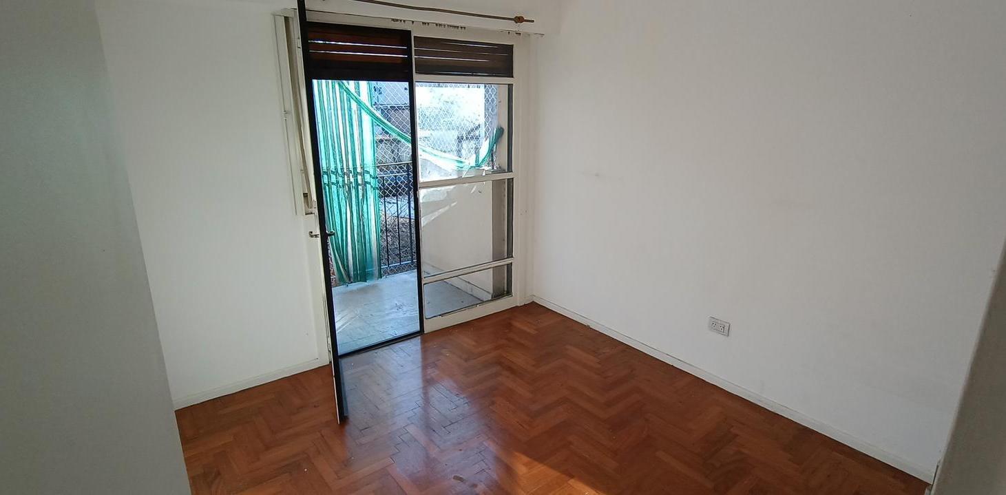 Foto de Departamento 3 ambientes al frente con balcón corrido en San Cristobal, imagen 2