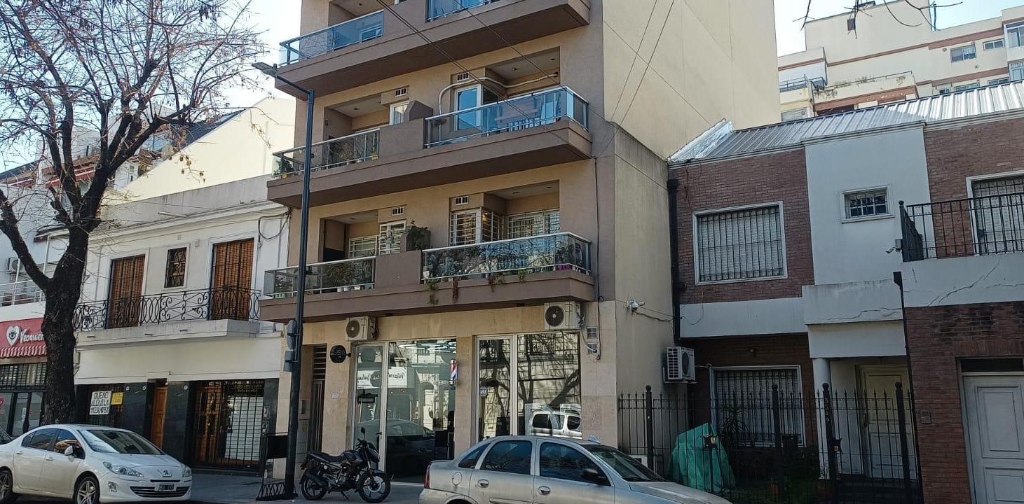Foto de Departamento 2 ambientes con cochera y balcón con parrilla en venta en, imagen 2