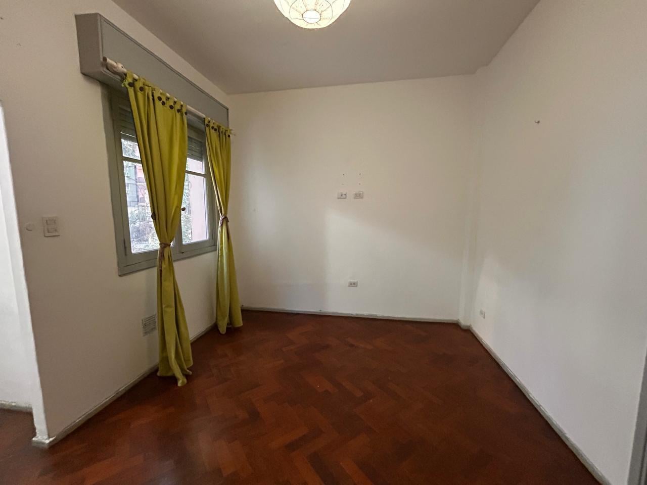 Foto de Dpto 2 ambientes en segundo piso por escalera en Caballito en venta, imagen 2