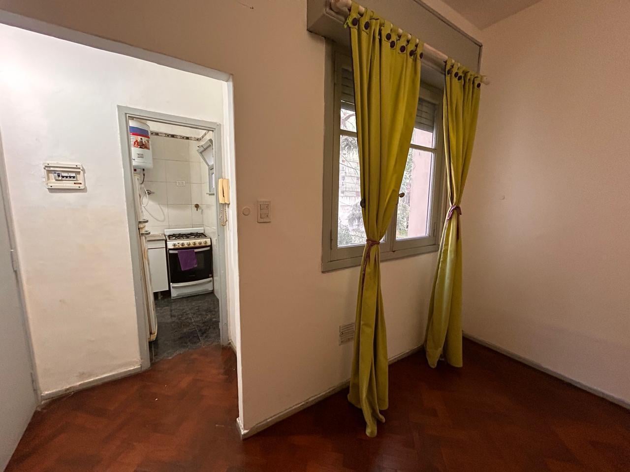 Foto de Dpto 2 ambientes en segundo piso por escalera en Caballito en venta, imagen 1