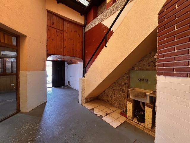Foto de Venta en Block en Esquina con 2 dptos de 5 y 3 amb con Entrada Indep en, imagen 1