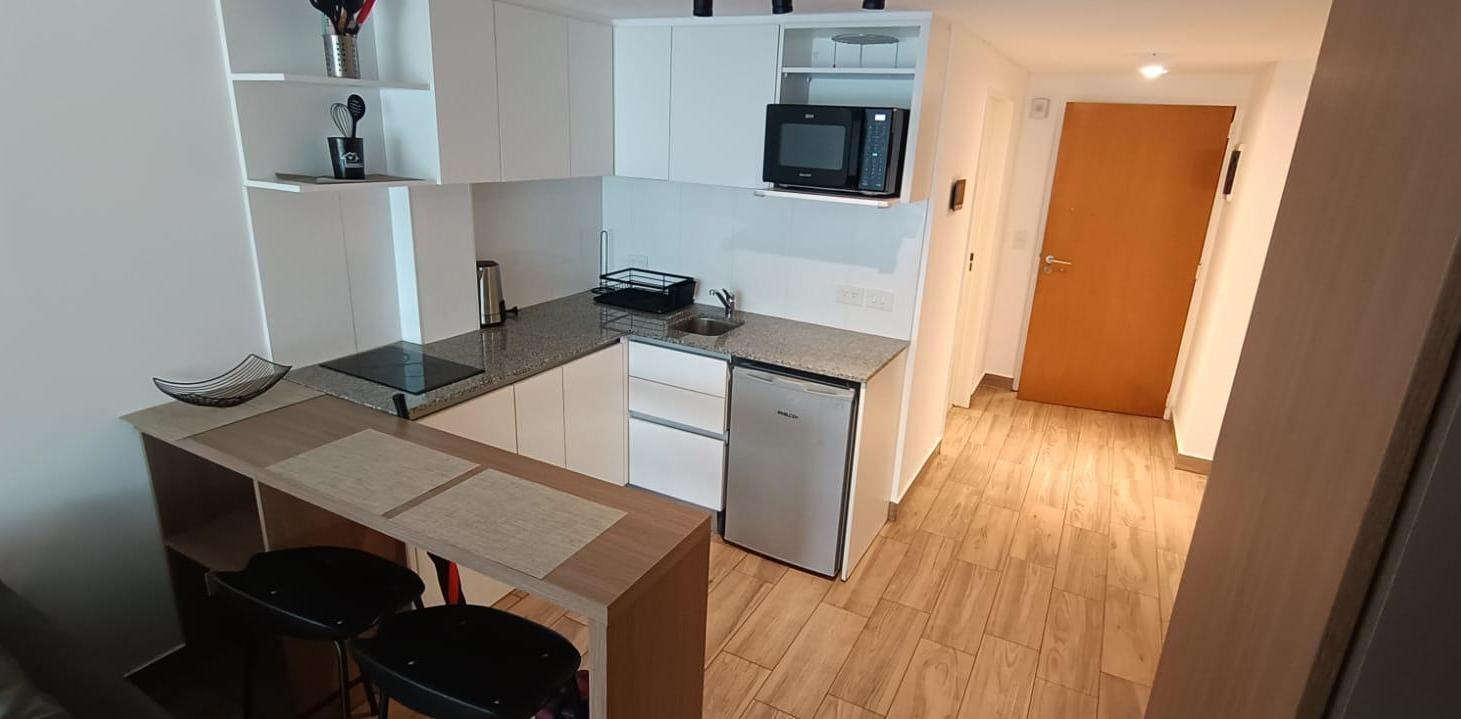 Foto de Monoambiente en impecable estado, amoblado, con balcón y amenities al, imagen 2