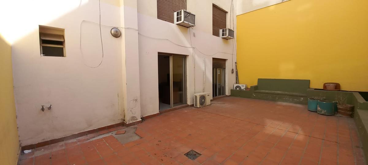 Oficina 4 privados - Baño - Santa Rosa al 100 - B° Centro