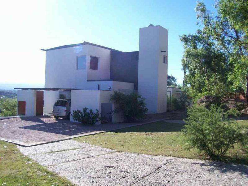 Casa 3 dormitorios - Villa del lago al 200 - Carlos Paz