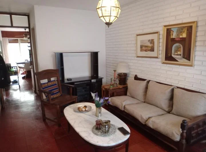 Casa 3 dormitorios - Patio con pileta - Juan Jose Olleros al 200- B° San Salvador 2