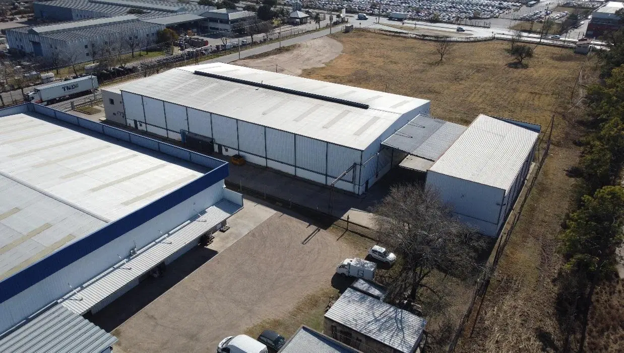 NAVE INDUSTRIAL - OPORTUNIDAD - B° FERREYRA 4