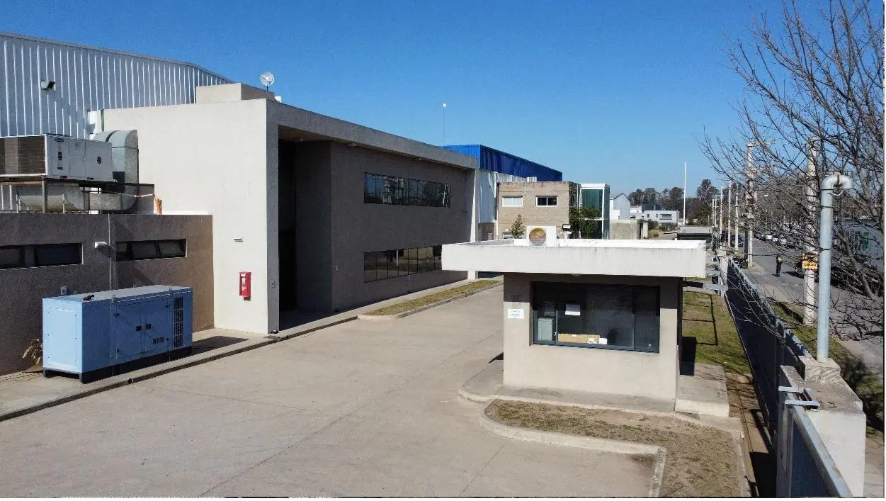 NAVE INDUSTRIAL - OPORTUNIDAD - B° FERREYRA 1