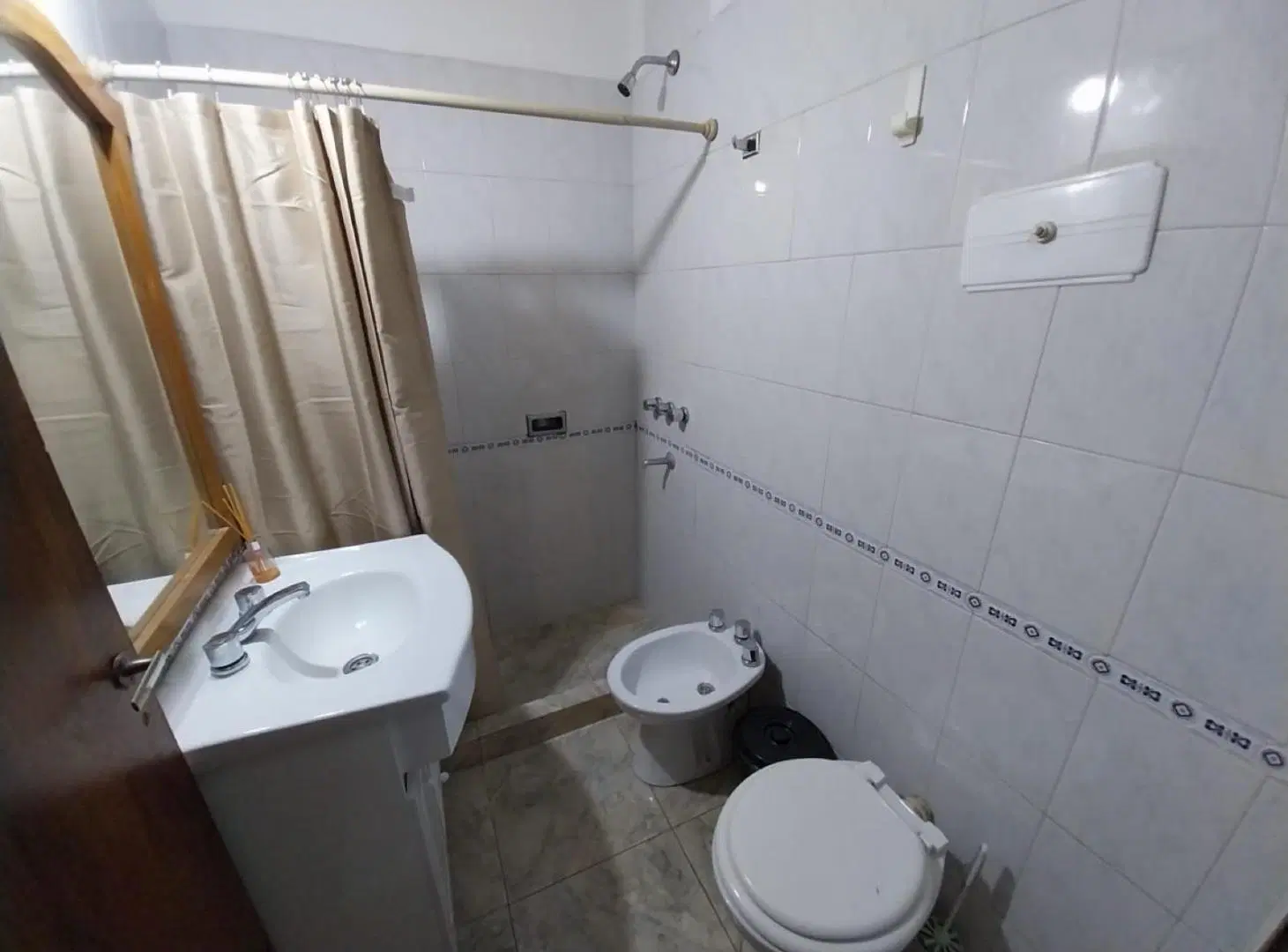 Casa 3 dormitorios - Amoblada - Lazaro Langer al 1200 - Residencial Velez Sarfield 5