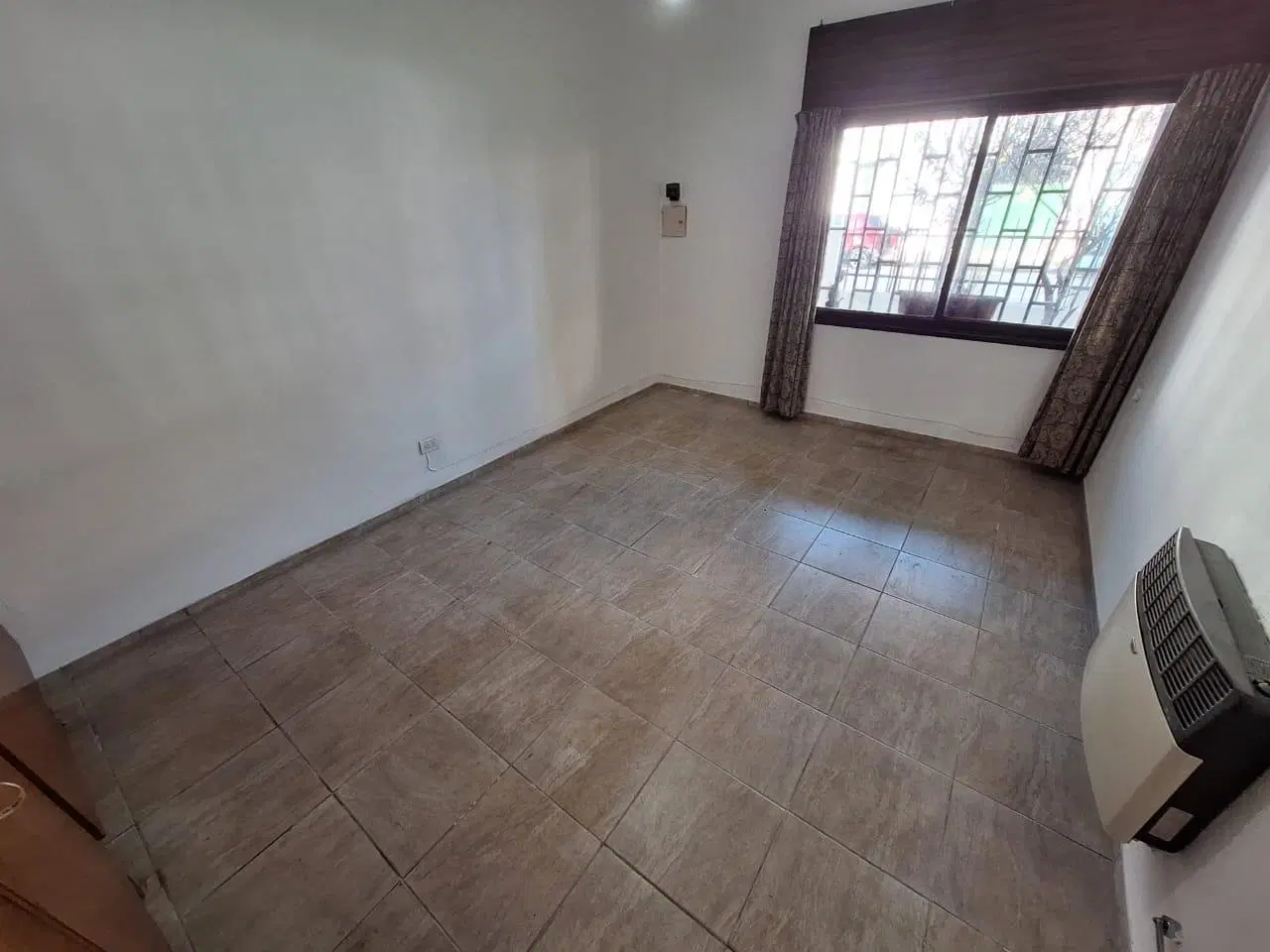 Casa 2 dormitorios - Gran Patio - Doctor Cocca al 70 - California 4