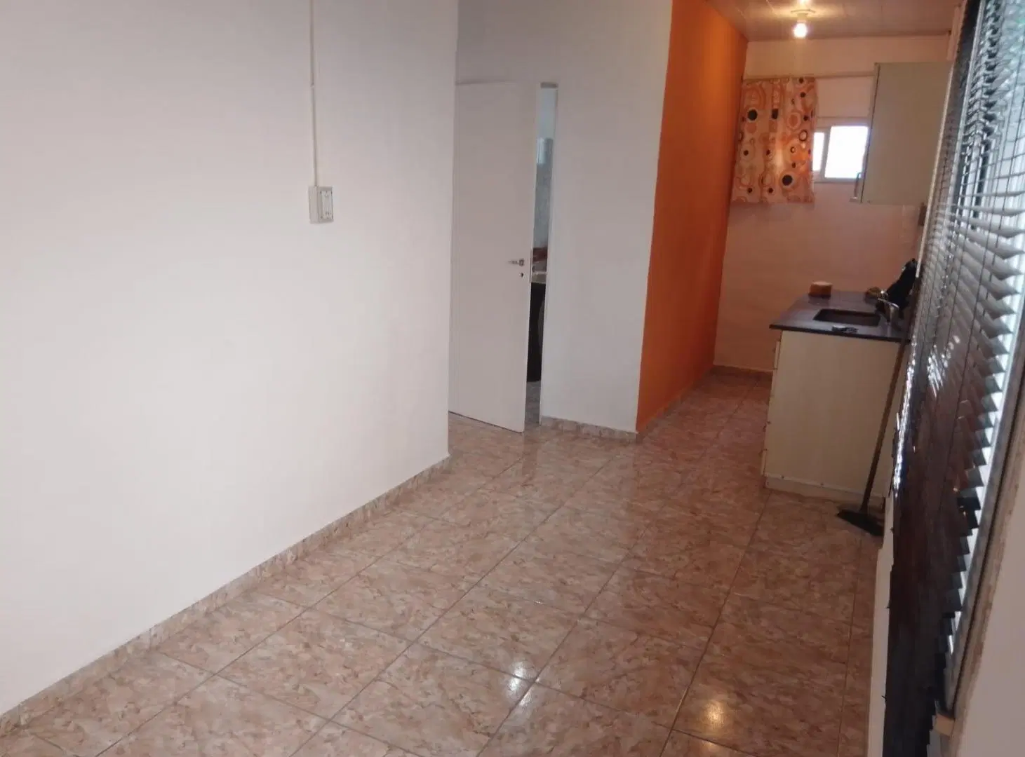 Casa 2 dormitorios - Cochera - Ingeniero Lopez al 100 - B° Alberdi 3