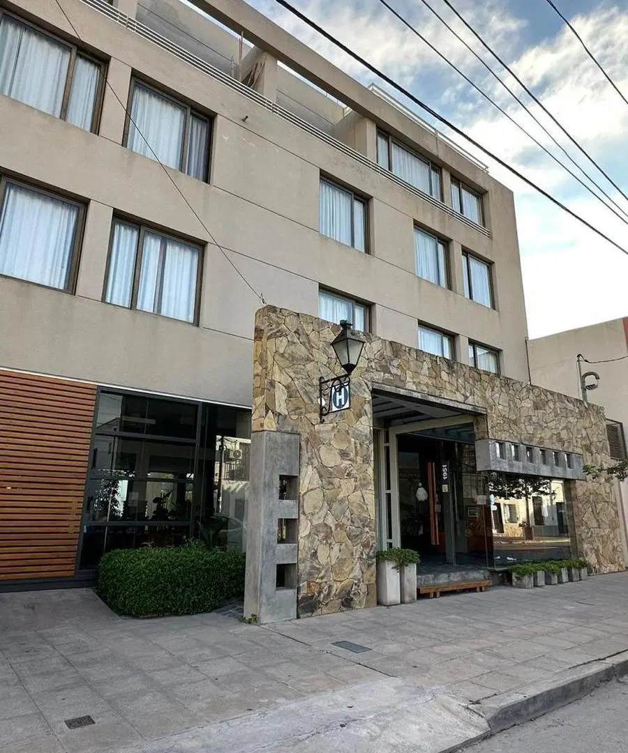 Hotel totalmente amoblado - Caseros al 1900 - Salta Capital 2