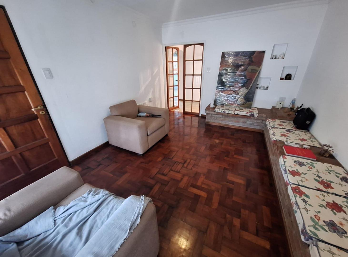 Foto de Casa 4 dormitorios - Cochera - Ricardo Wagner al 3000 - Barrio Juan, imagen 2