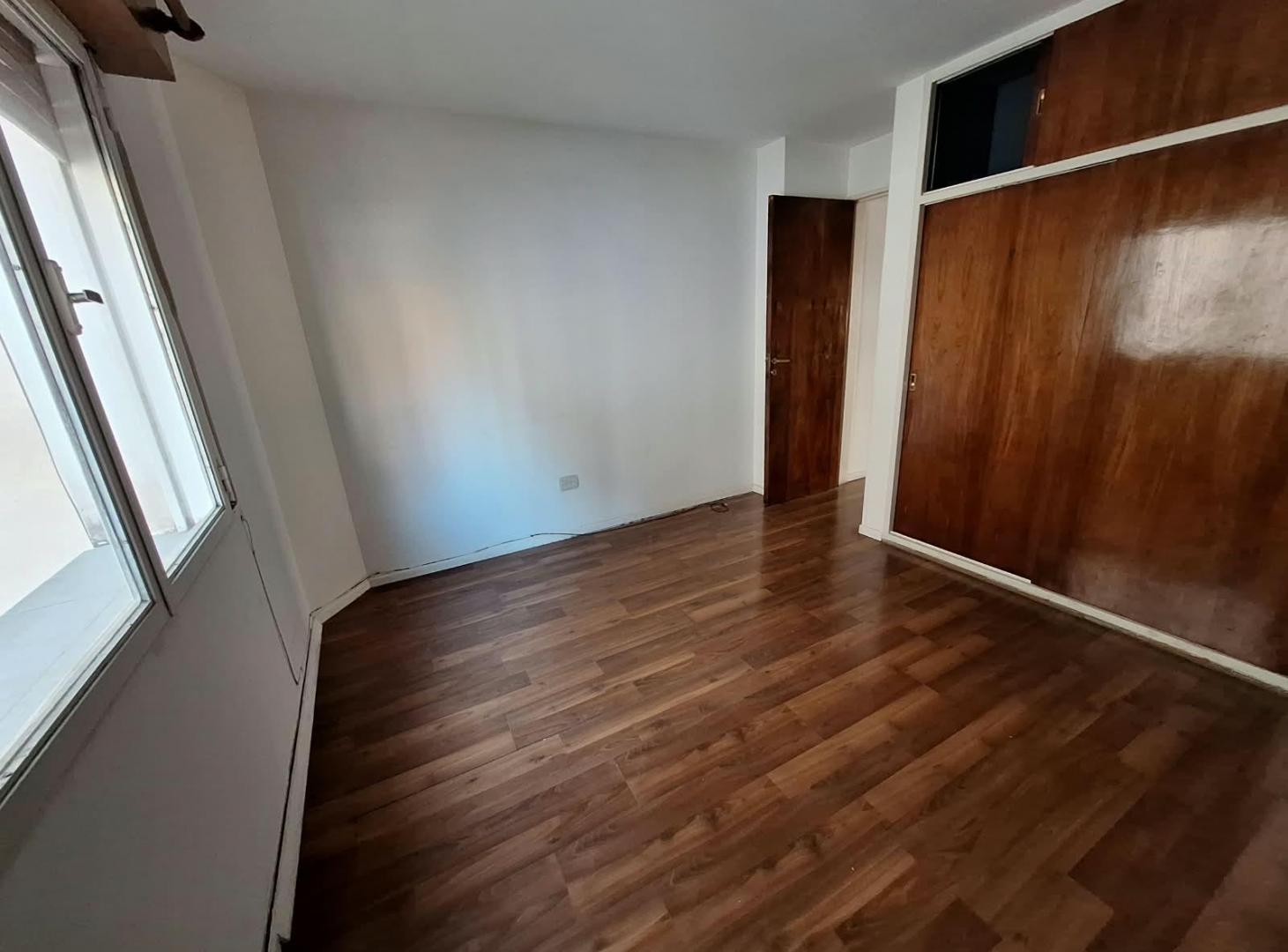 Foto de Departamento 1 dormitorio - Balcon - Gral. Artigas al 300 - B° Centro, imagen 1
