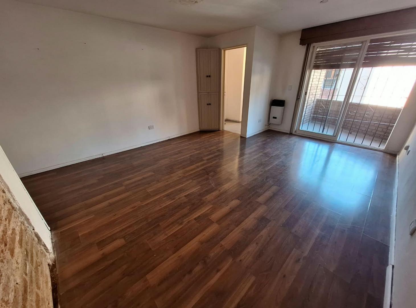 Foto de Departamento 1 dormitorio - Balcon - Gral. Artigas al 300 - B° Centro, imagen 2