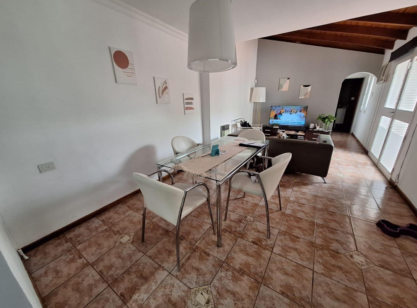 Foto de Casa 4 dormitorios - Cochera - Ricardo Wagner al 3000 - Barrio Juan, imagen 3